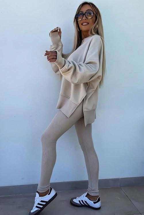 Jet StreamOversize Slit
Sweatshirt Ribbed Leggings