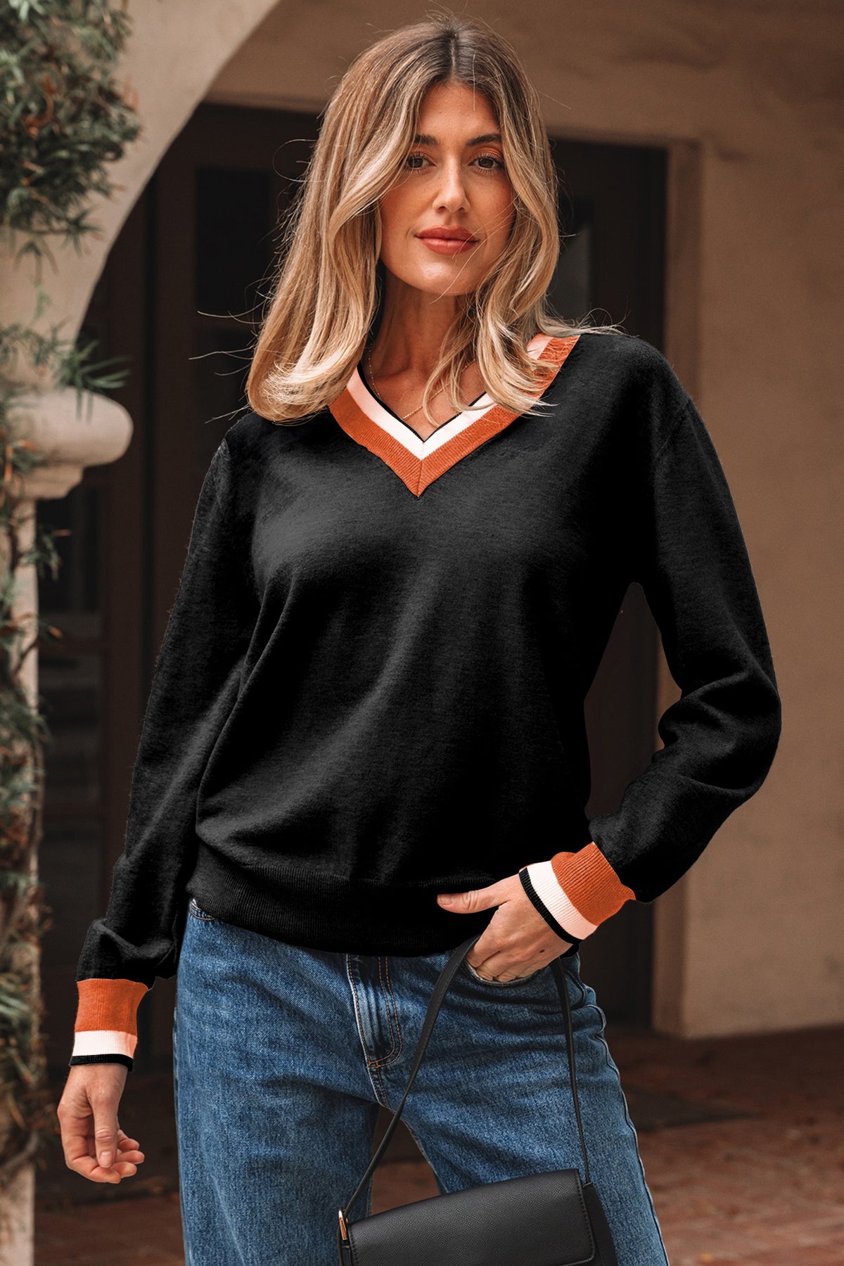 Black contrast collar V-neck top
