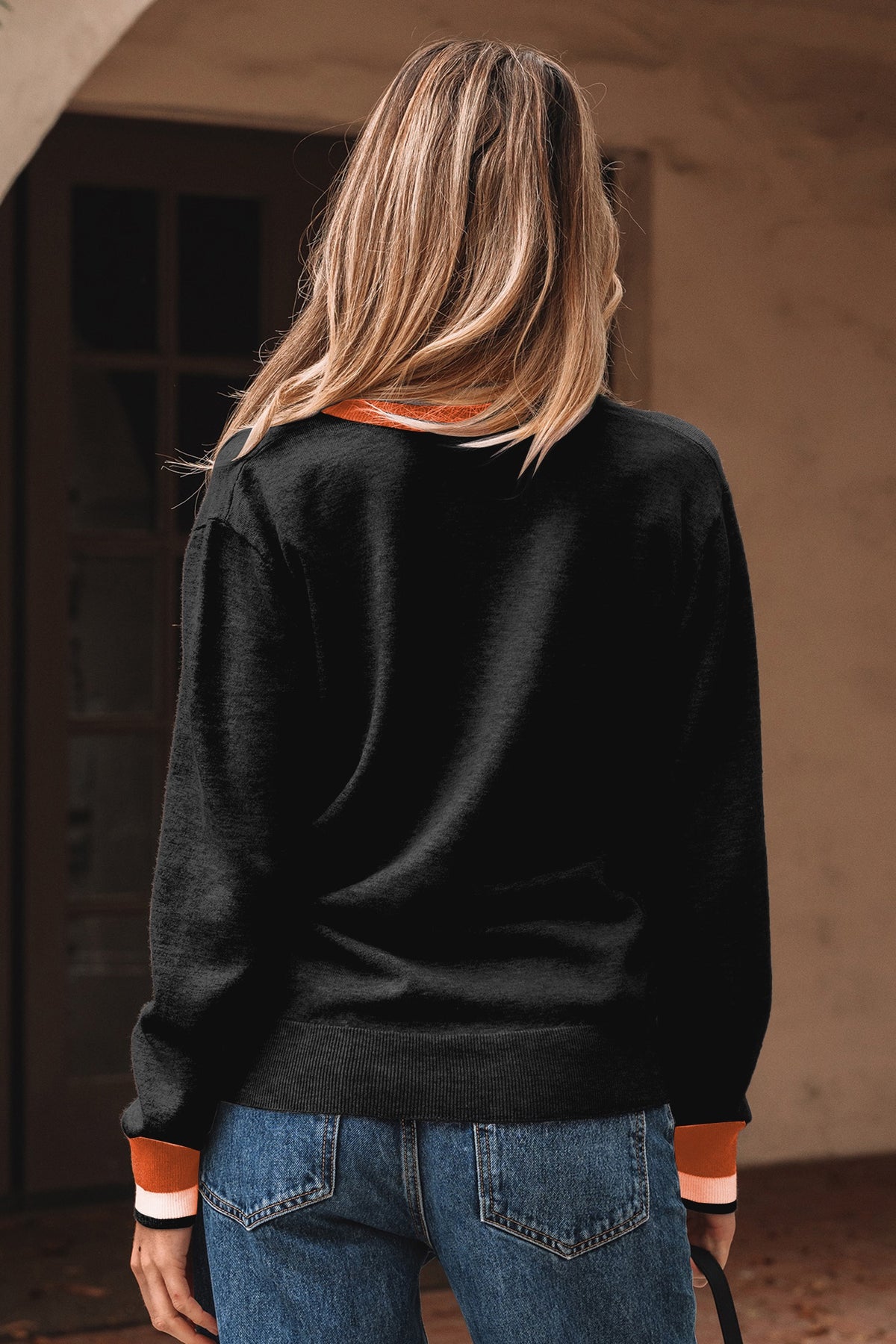 Black contrast collar V-neck top