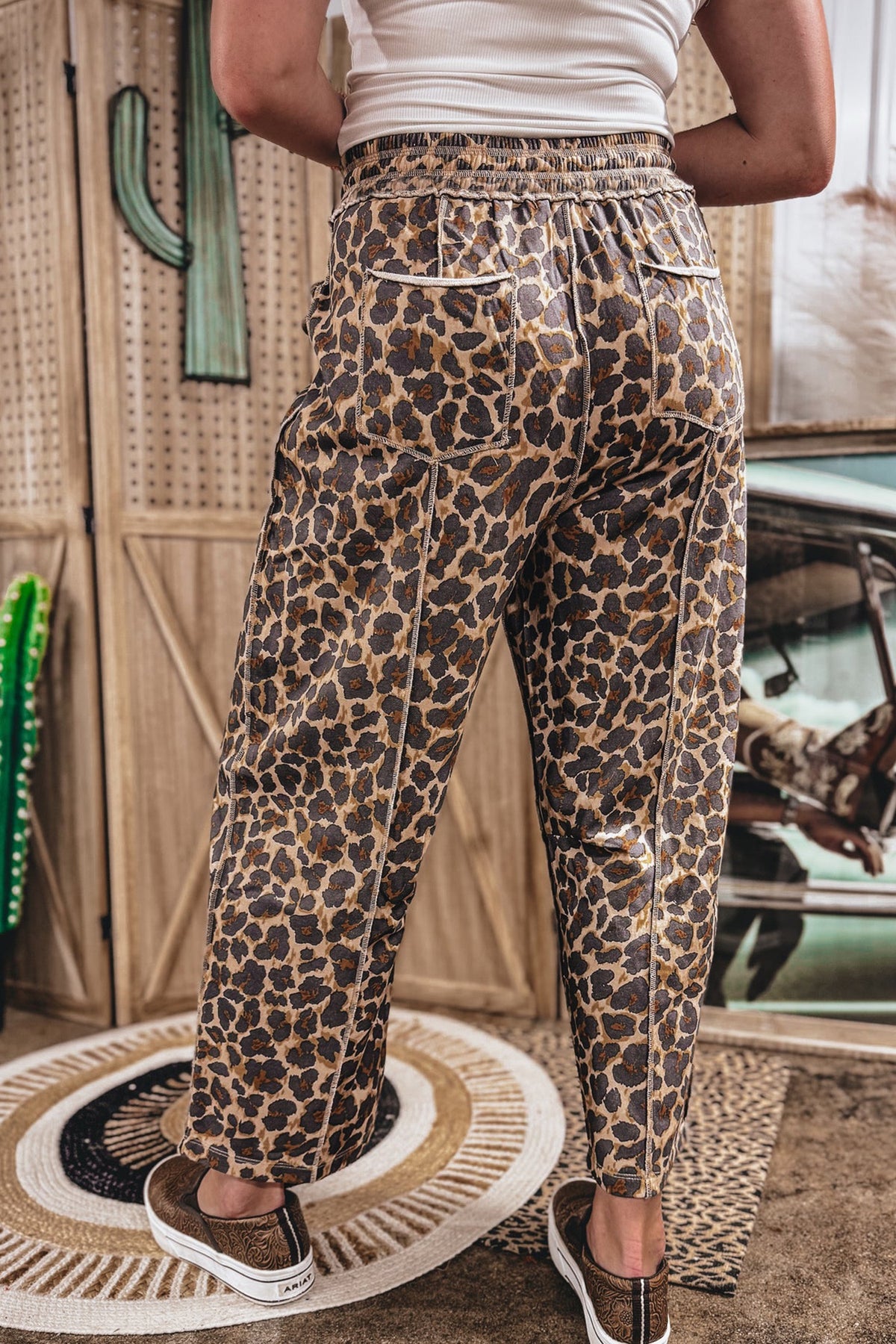 Brown Exposed drawstring pant