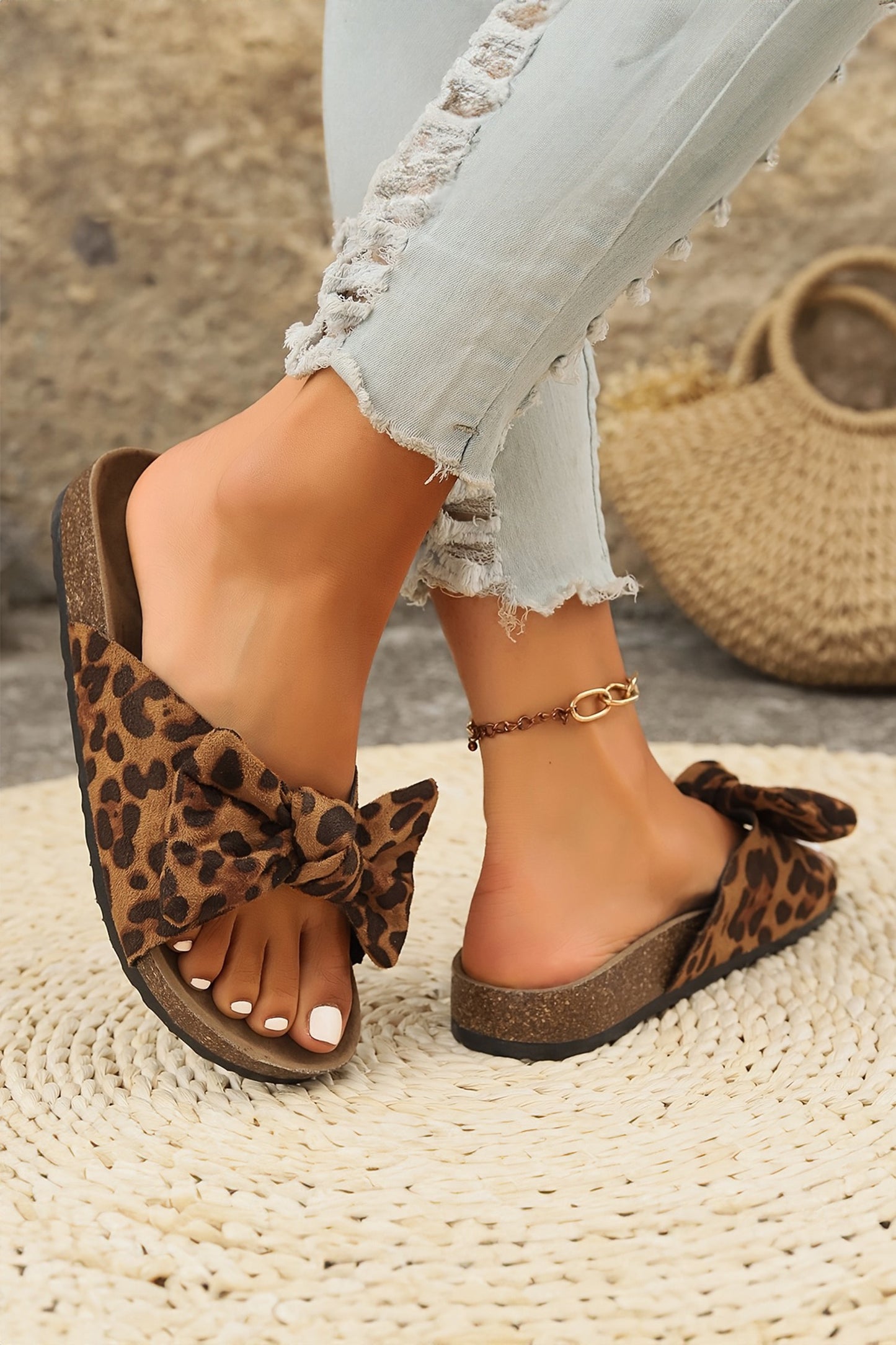 Leo coquette Slides